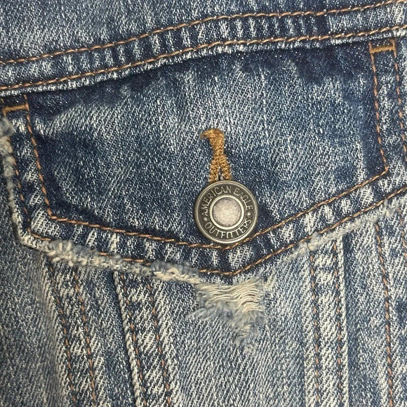 American Eagle Distressed Embroidered Floral Jean Jacket - Size Small - Picture 4 of 8